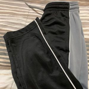 Black and grey sweatpants size {XS}